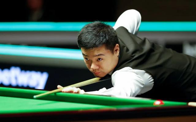 把比赛的悬 把比赛的悬